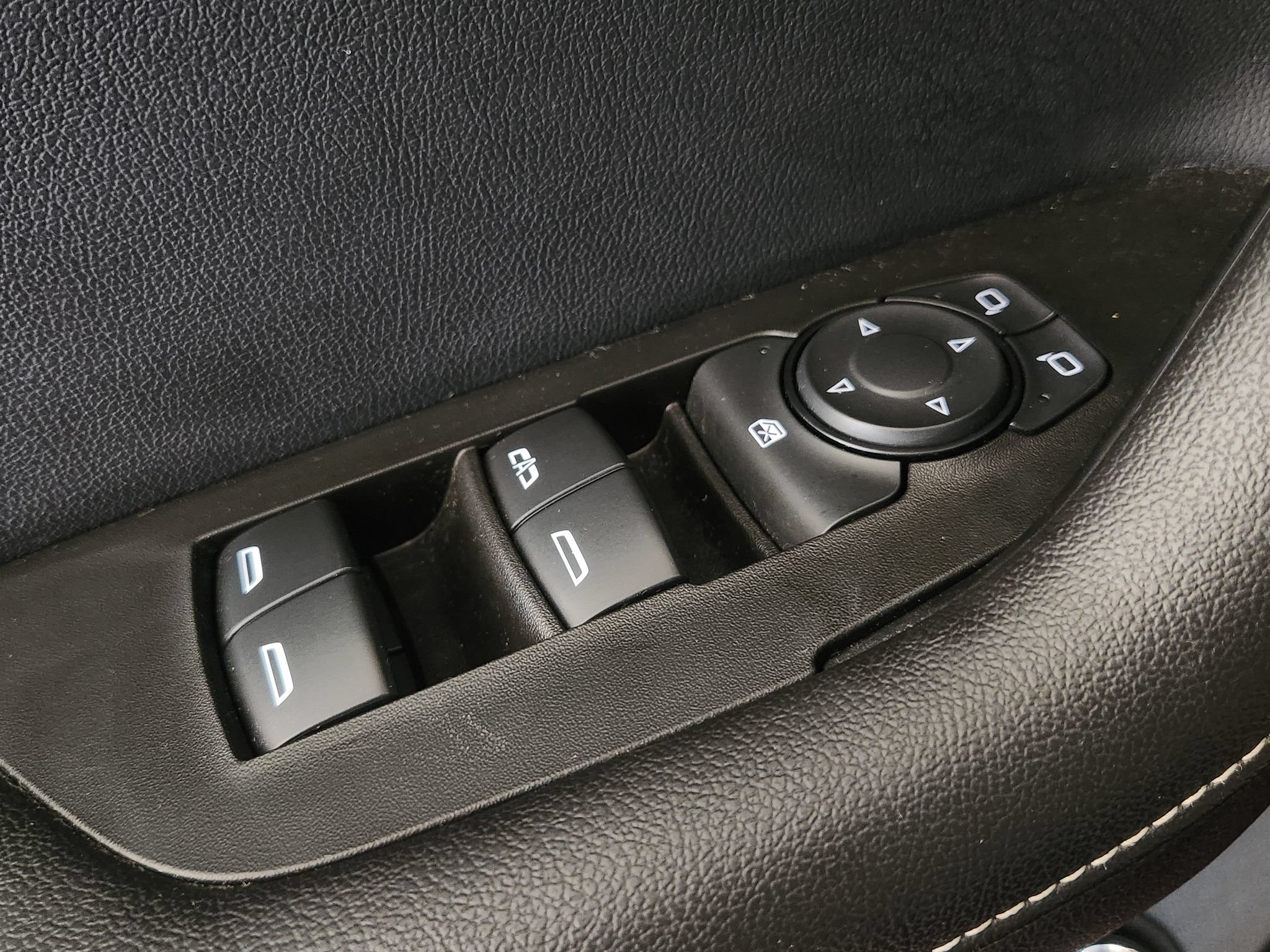 Used 2023 Chevrolet Blazer LT w/ Convenience Package FWD image 22