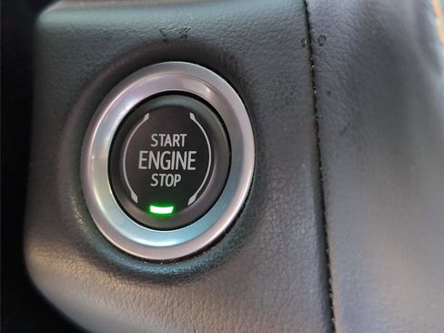 Used 2023 GMC Yukon AT4 AWD/4WD image 18