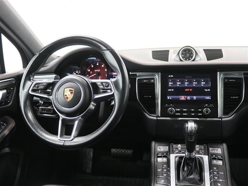 Used 2018 Porsche Macan GTS AWD/4WD image 26
