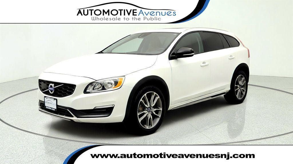 Used 2015 Volvo V60 T5 Cross Country w/ Convenience Package AWD/4WD image 1