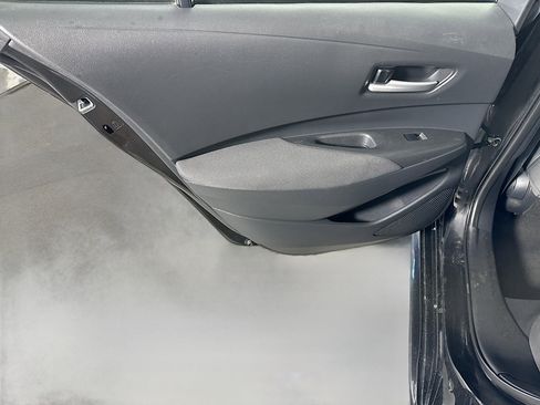 Used 2021 Toyota Corolla LE image 25