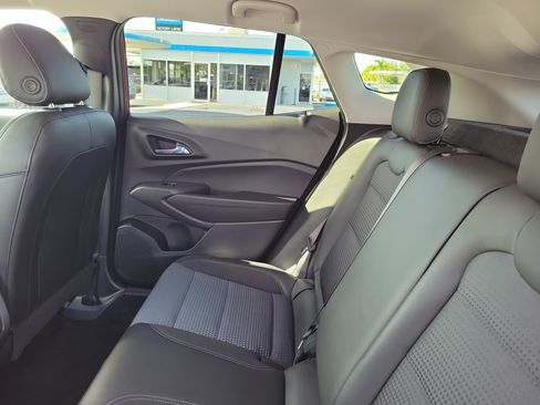 Used 2025 Chevrolet Trax LT w/ LT Convenience Package FWD image 10