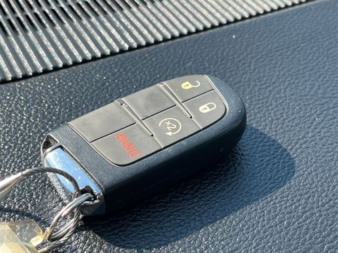 Used 2025 Jeep Compass Limited AWD/4WD image 25