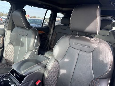 Used 2024 Jeep Grand Cherokee Summit image 13