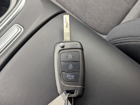 Certified 2023 Hyundai Santa Fe SE FWD image 32