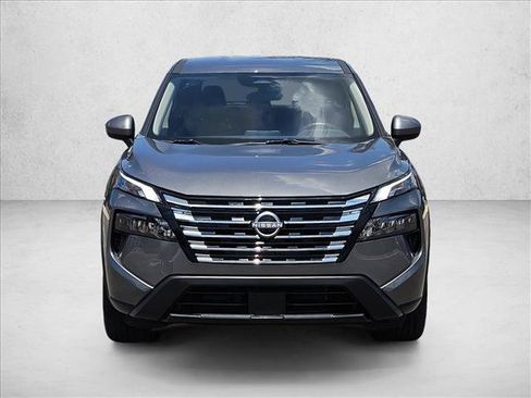 Used 2025 Nissan Rogue SV FWD image 2