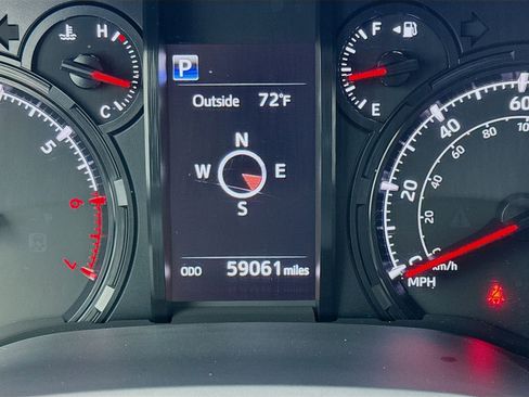 Used 2021 Toyota 4Runner SR5 Premium w/ Moonroof Package RWD image 8