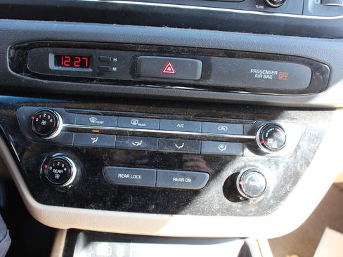 Used 2016 Kia Sedona LX w/ Option Group 020 image 22