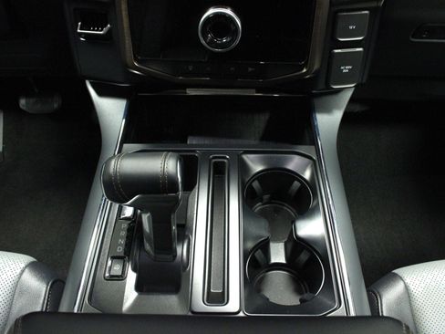 Used 2022 Ford F150 Lightning Lariat image 19