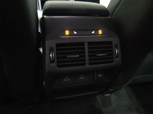 New 2025 Land Rover Discovery Sport Dynamic SE image 23