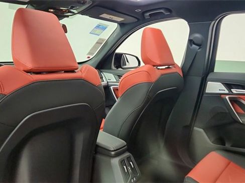 Used 2025 BMW X1 M35i image 31