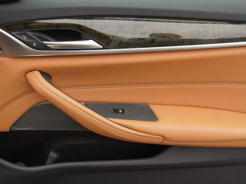 Certified 2023 BMW 530i w/ Premium Package RWD image 28