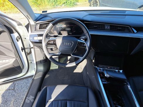 Used 2023 Audi e-tron Premium w/ Convenience Plus Package image 6