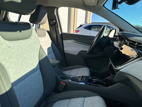 Used 2023 Chevrolet Bolt EUV Premier w/ Sun & Sound Package image 17