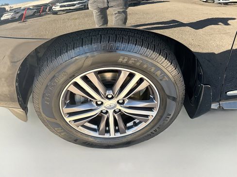 Used 2019 INFINITI QX60 Luxe w/ Essential Package image 38