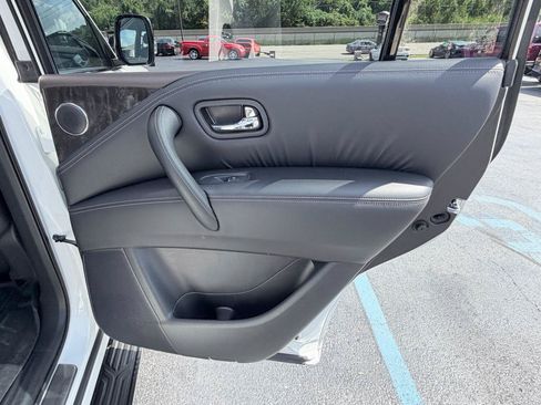 Used 2022 Nissan Armada Platinum w/ Captain's Chairs Package AWD/4WD image 40