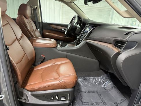 Used 2020 Cadillac Escalade ESV Premium Luxury AWD/4WD image 53