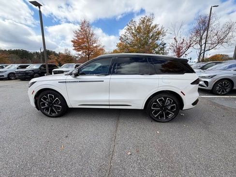 New 2026 Lincoln Nautilus Reserve image 4