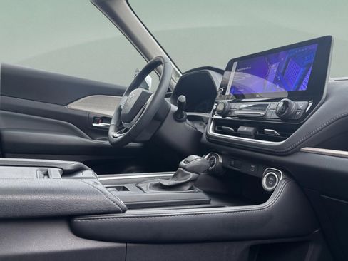 Used 2024 Toyota Grand Highlander XLE image 26