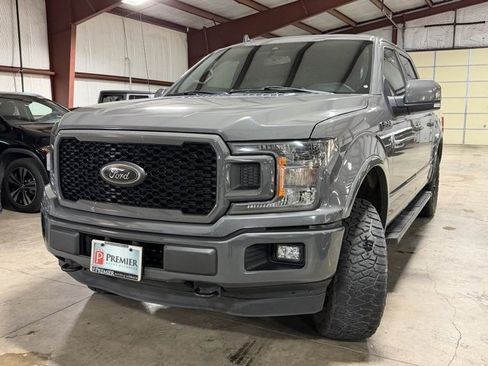 Used 2020 Ford F150 Lariat image 3