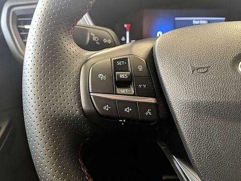 Certified 2024 Ford Escape ST-Line w/ Tech Pack #1 image 15