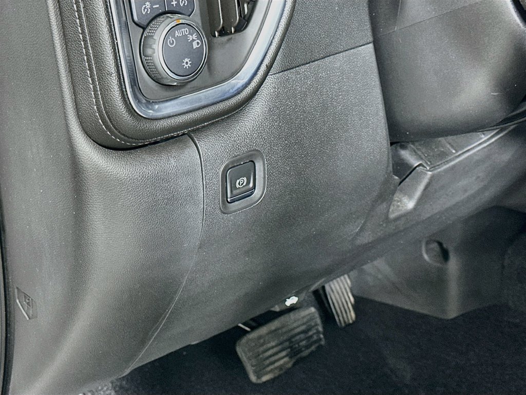 Used 2020 Chevrolet Silverado 1500 LT w/ Texas Edition RWD image 10