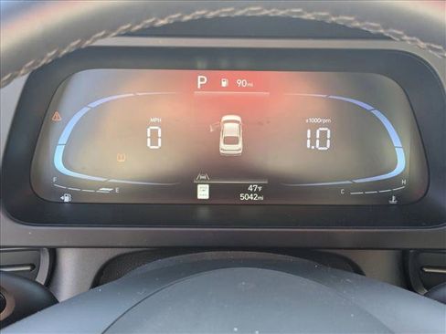 Used 2025 Hyundai Elantra Sport image 11