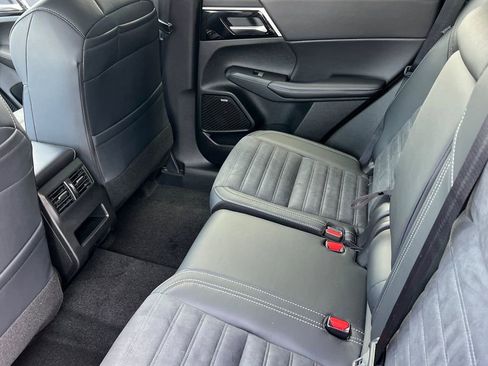 New 2026 Mitsubishi Outlander SE image 13