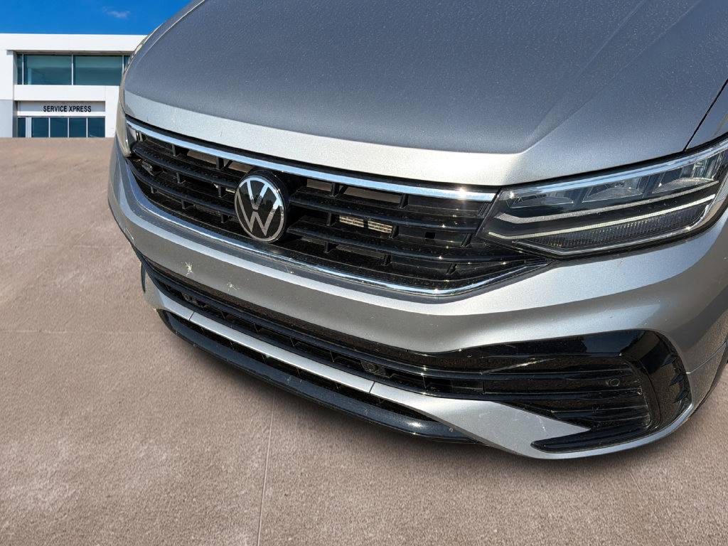 Used 2023 Volkswagen Tiguan SE R-Line FWD image 28