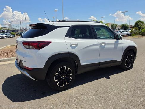 Used 2023 Chevrolet TrailBlazer LT FWD image 3