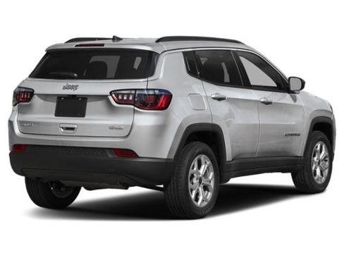 New 2025 Jeep Compass Latitude image 5