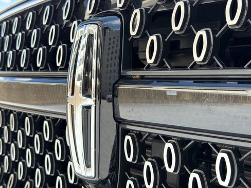 New 2026 Lincoln Navigator Reserve AWD/4WD image 15