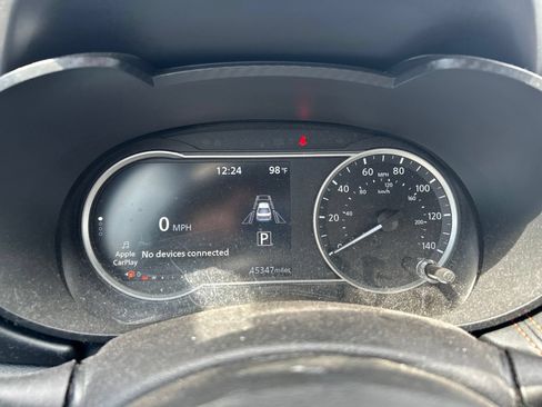 Used 2023 Nissan Versa SR w/ Trunk Package FWD image 9