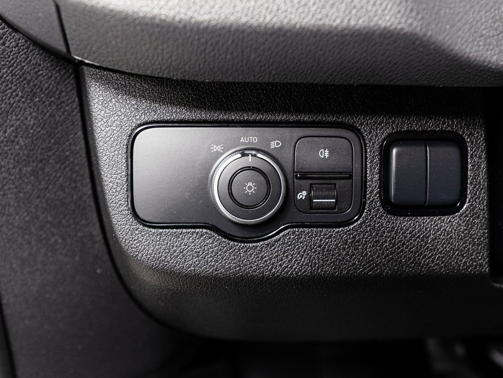 Used 2025 Mercedes-Benz Sprinter 2500 image 9