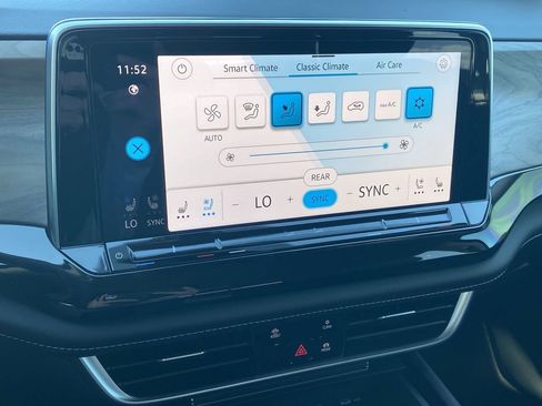 New 2026 Volkswagen Atlas SE FWD image 23