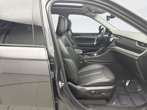 Used 2021 Jeep Grand Cherokee L Limited image 18