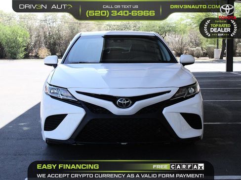 Used 2019 Toyota Camry SE FWD image 2