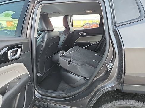 Used 2022 Jeep Compass Limited AWD/4WD image 28