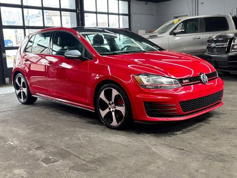 Used 2016 Volkswagen GTI SE w/ Lighting Package (SEL) FWD image 2