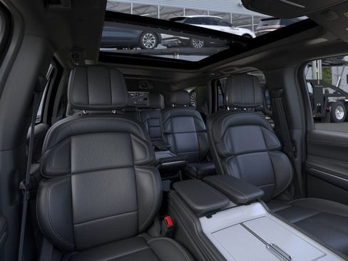 New 2026 Lincoln Navigator Reserve w/ Jet Appearance Package image 10