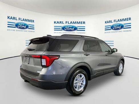 New 2026 Ford Explorer Active RWD image 3