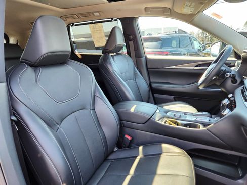 Certified 2025 INFINITI QX60 Luxe image 16