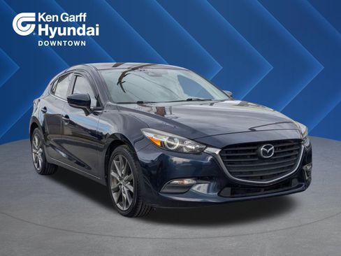 Used 2018 MAZDA MAZDA3 Touring image 1