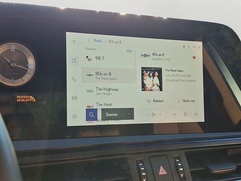 Used 2025 Lexus ES 300h w/ Premium Package image 18