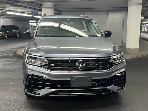 Used 2024 Volkswagen Tiguan SE R-Line AWD/4WD image 30