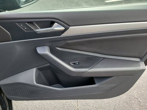 Certified 2024 Volkswagen Jetta Sport image 8