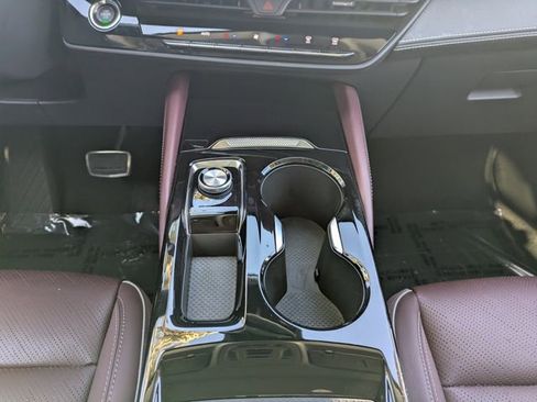 Used 2025 Buick Envision Sport Touring AWD/4WD image 22