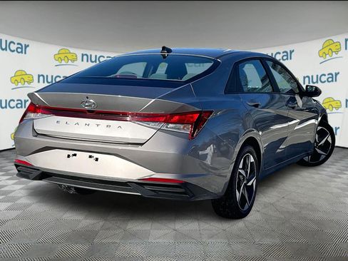 Used 2023 Hyundai Elantra SEL w/ Convenience Package image 6