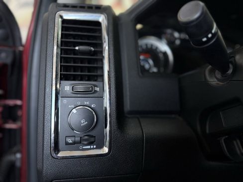 Used 2018 RAM 2500 Laramie image 30