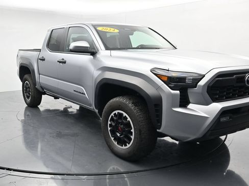 Used 2024 Toyota Tacoma TRD Off-Road AWD/4WD image 2